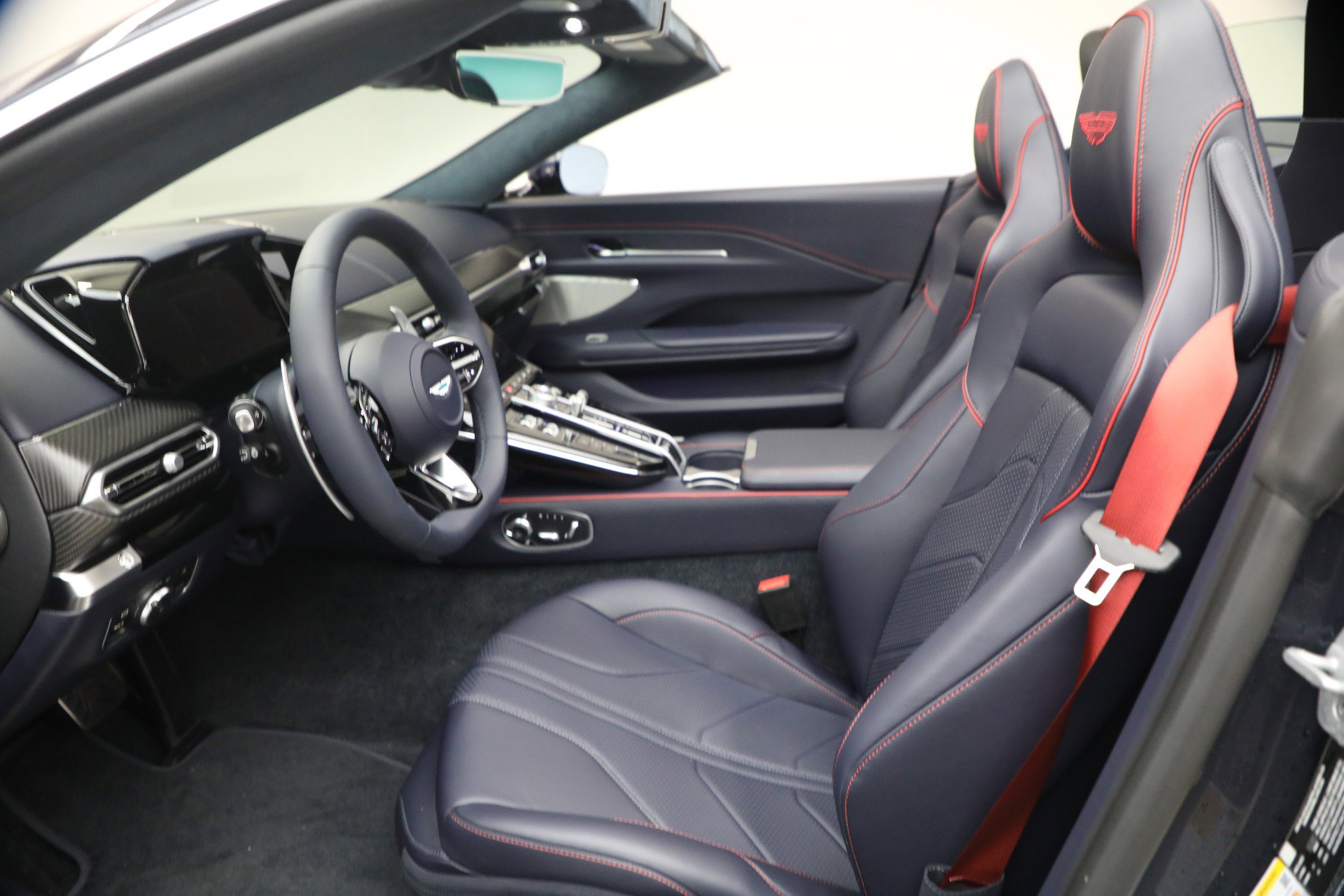 New 2026 Aston Martin V8 Vantage Roadster image 31