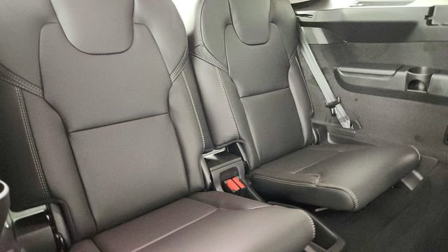 Used 2025 Volvo XC90 B6 Ultra w/ Protection Package Premier AWD/4WD image 34