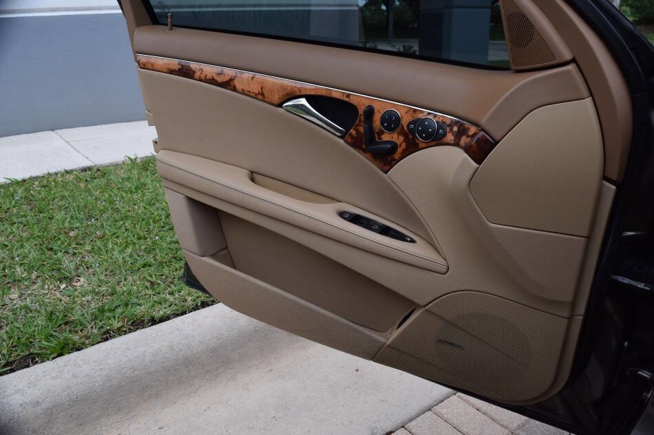 Used 2008 Mercedes-Benz E 350 4MATIC Sedan image 69