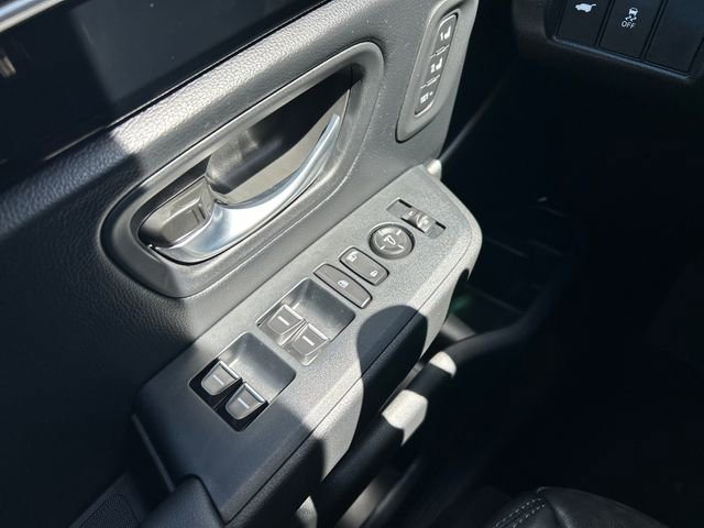 Used 2025 Honda Pilot Touring image 11