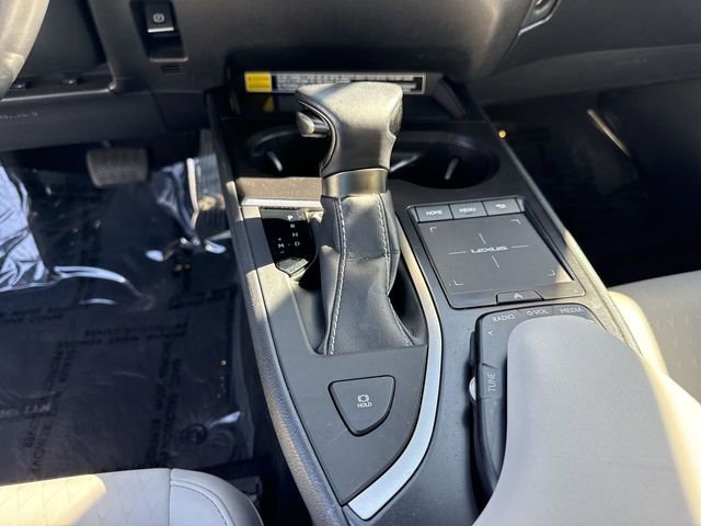 Certified 2022 Lexus UX 200 200 w/ Accessory Package (Z1) image 21