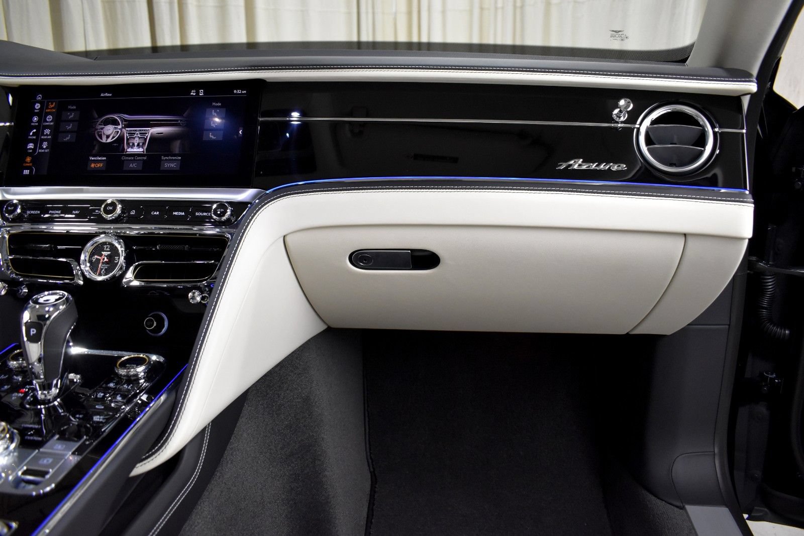 Certified 2023 Bentley Flying Spur Azure AWD/4WD image 21
