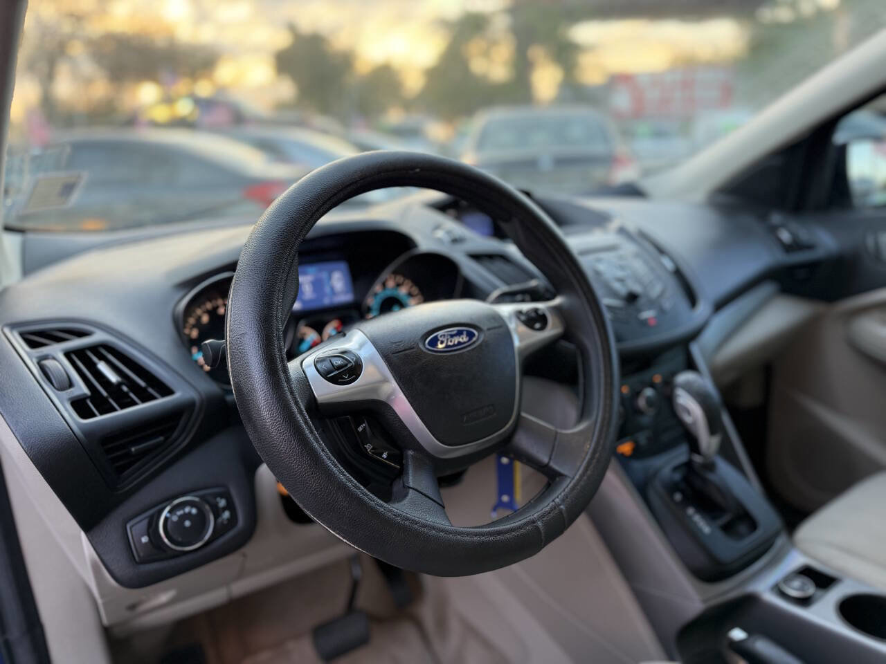 Used 2015 Ford Escape SE image 16