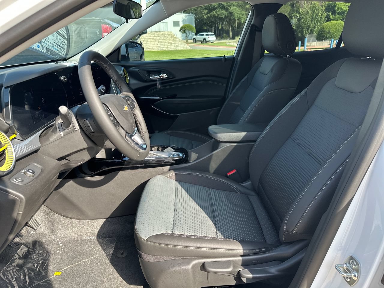 New 2026 Chevrolet Trax LT w/ LT Convenience Package FWD image 10