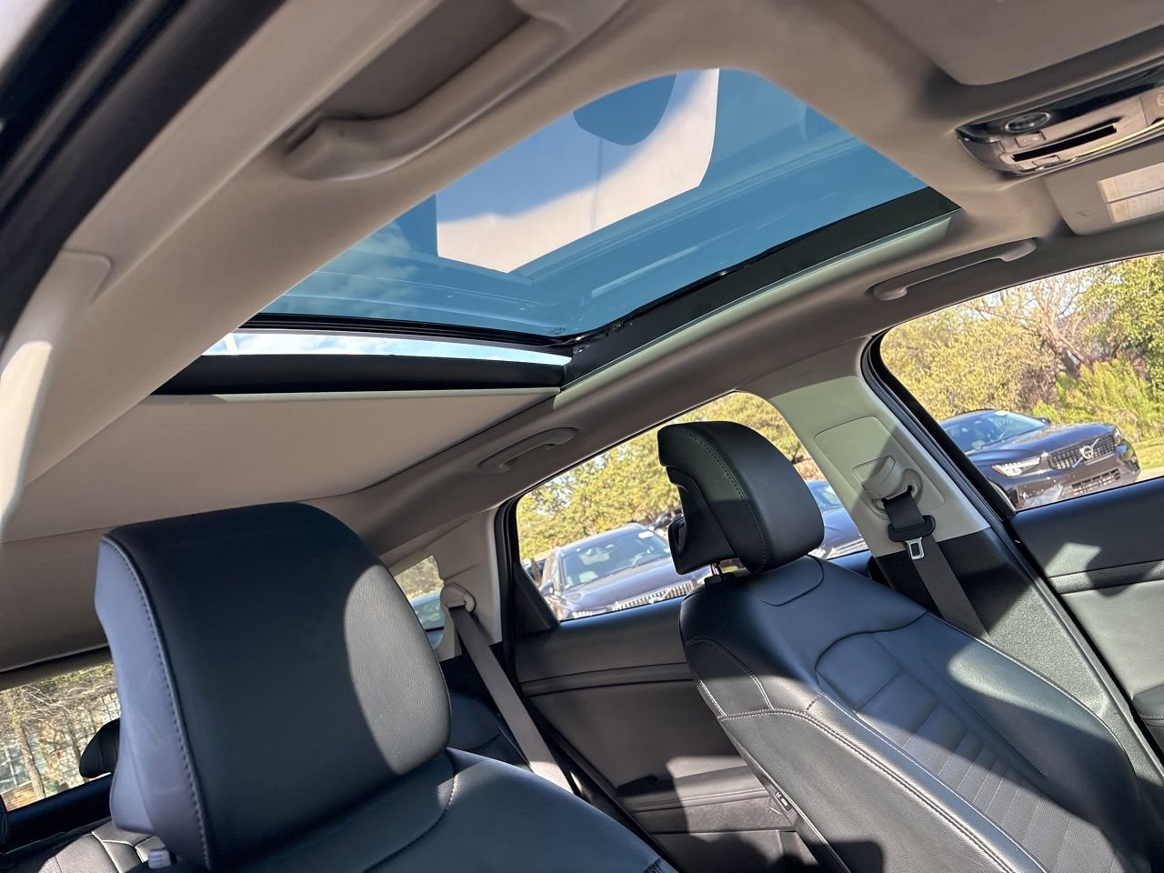 Used 2024 Kia Sportage SX image 14