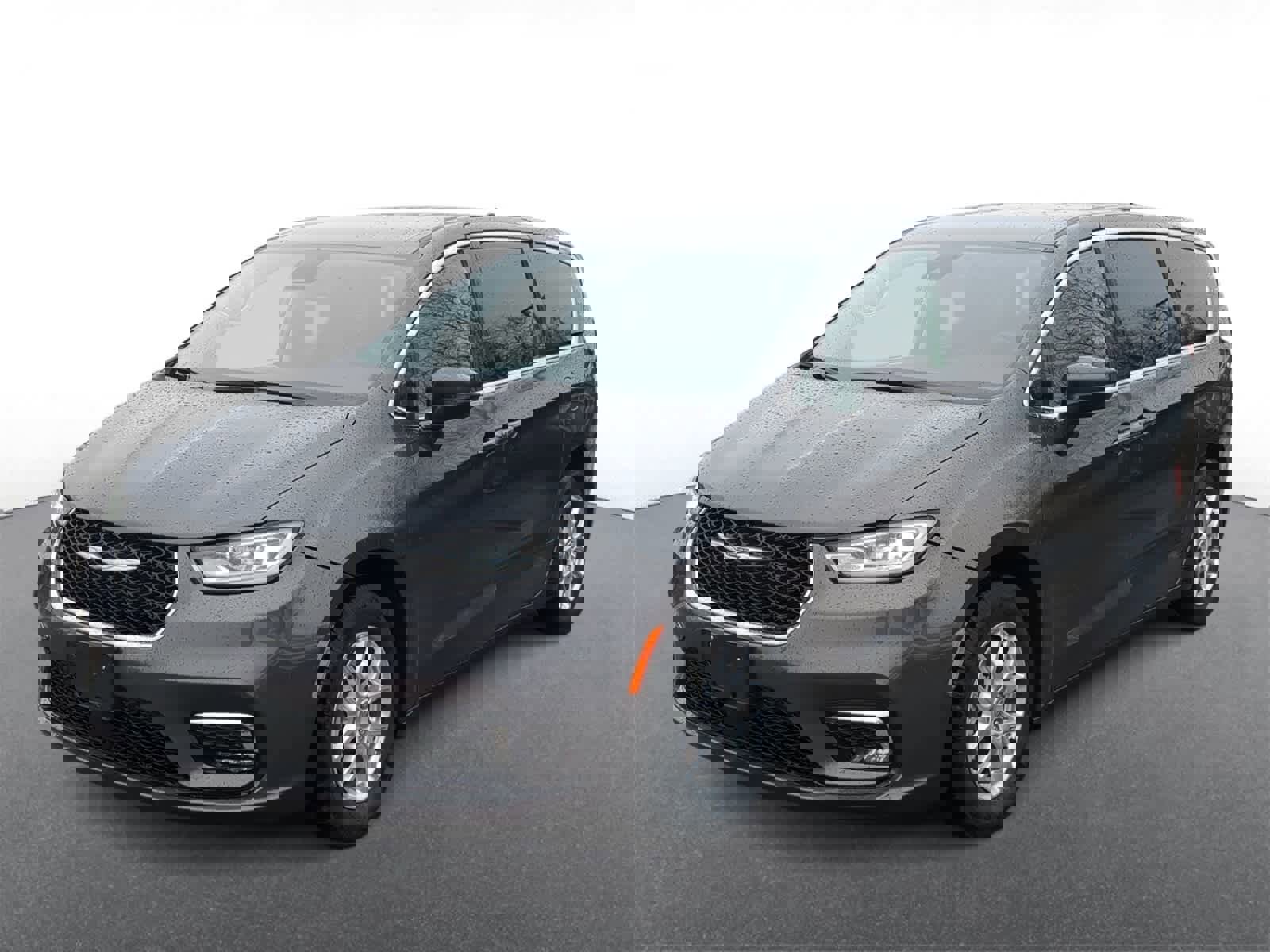 Certified 2023 Chrysler Pacifica Touring-L image 4