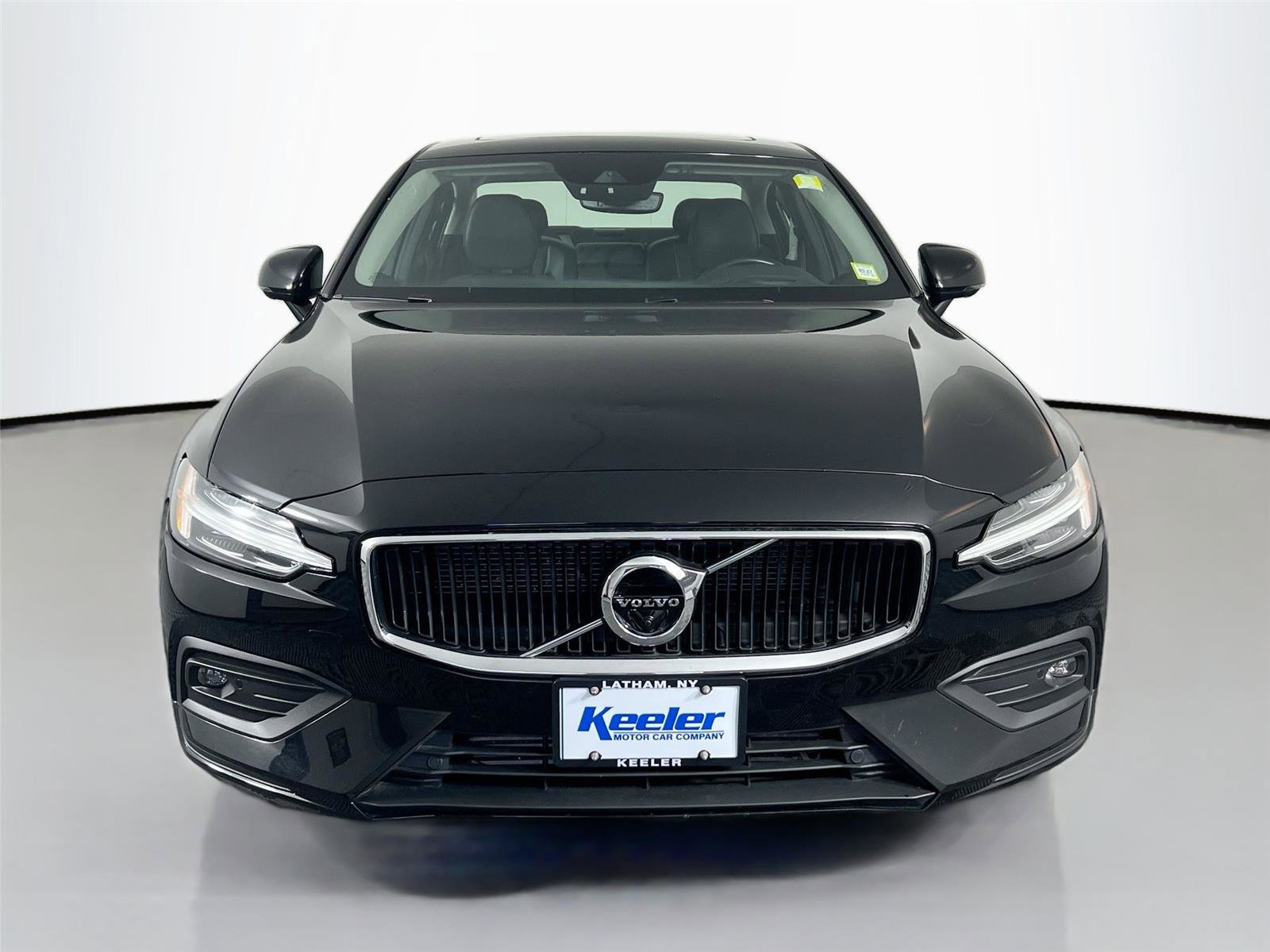 Used 2021 Volvo S60 T6 Momentum w/ Advanced Package AWD/4WD image 8