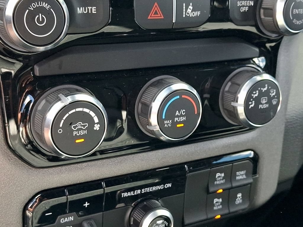 Used 2025 RAM 1500 Tradesman w/ Night Edition AWD/4WD image 18