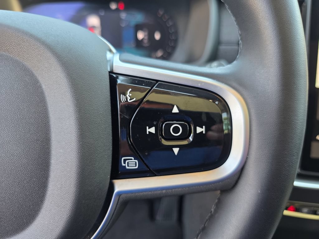 Used 2026 Volvo XC90 B6 Plus AWD/4WD image 24