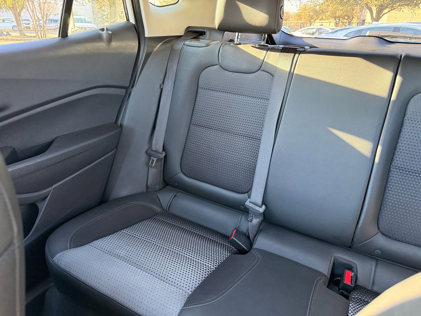 Used 2025 Chevrolet Trax LT image 39