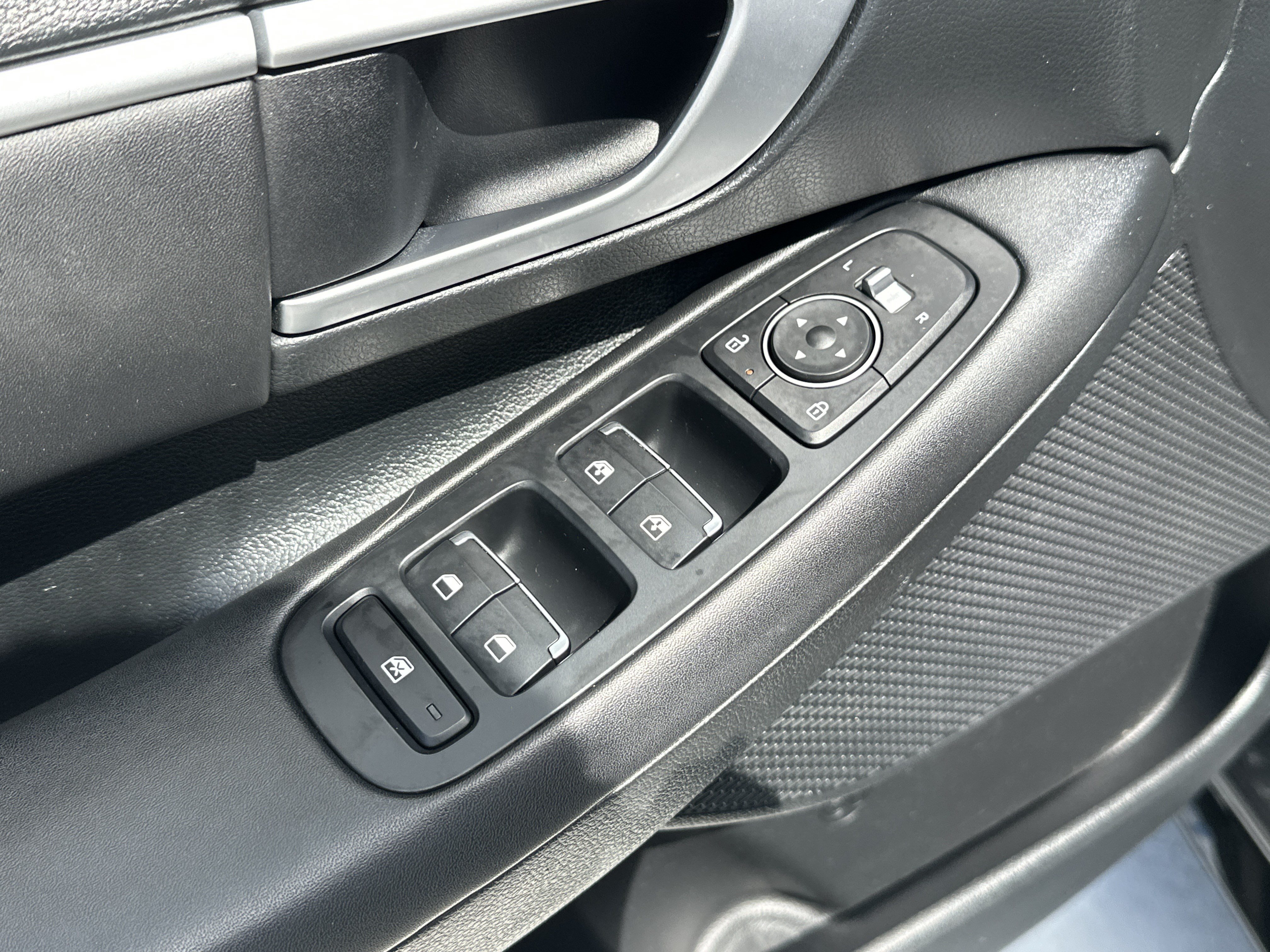 Used 2025 Hyundai Sonata SEL FWD image 15