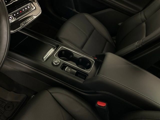 Used 2025 Lincoln Corsair Reserve AWD/4WD image 17