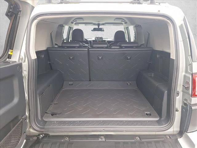 Used 2010 Toyota FJ Cruiser 4WD image 17