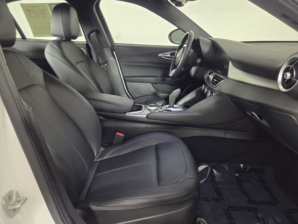 Used 2024 Alfa Romeo Giulia Ti w/ Active Assist Plus Package image 30