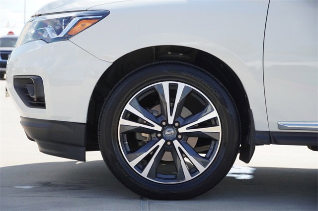 Used 2018 Nissan Pathfinder Platinum image 5