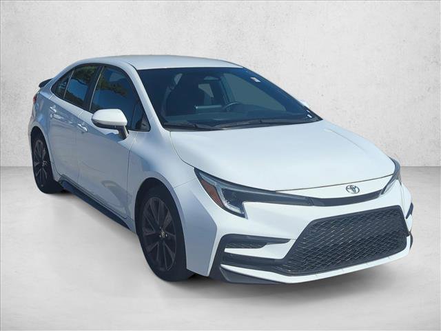 Used 2023 Toyota Corolla SE image 3
