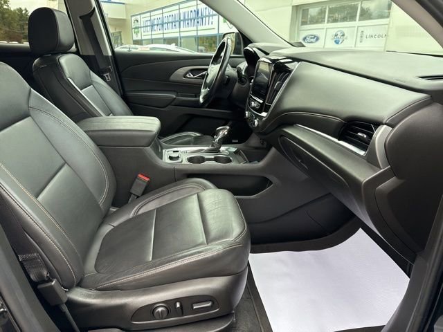 Used 2021 Chevrolet Traverse RS image 16
