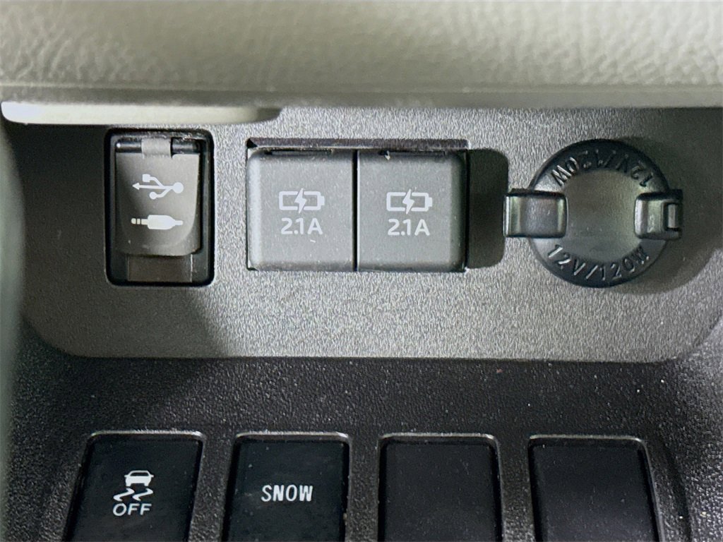 Certified 2019 Toyota Highlander LE image 11