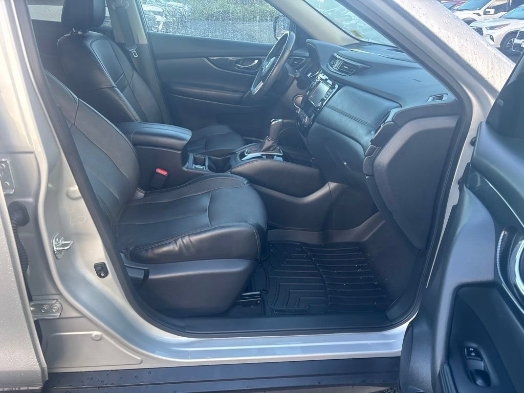 Used 2017 Nissan Rogue SL w/ SL Premium Package AWD/4WD image 30