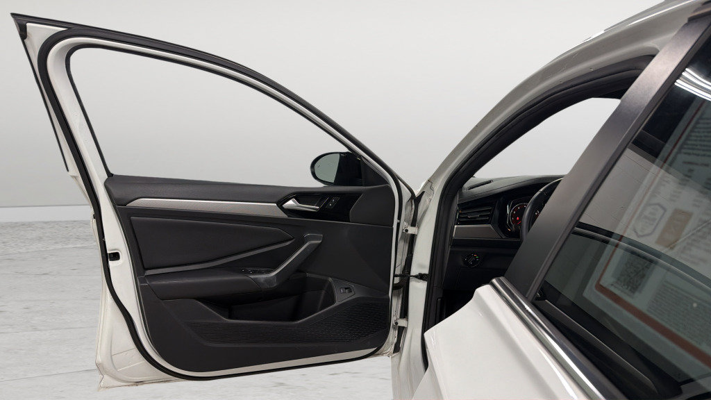 Used 2019 Volkswagen Jetta R-Line FWD image 14