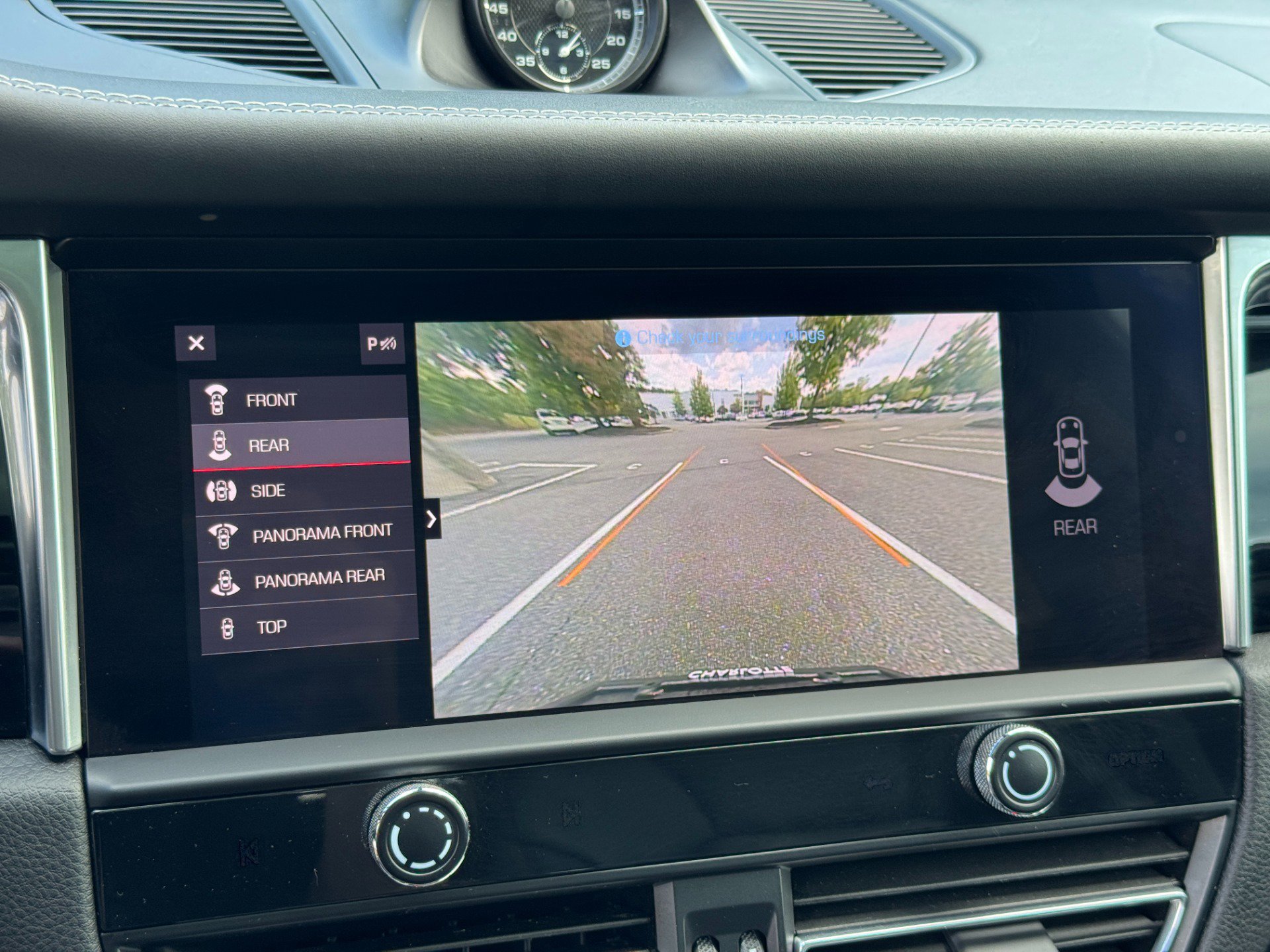 Used 2023 Porsche Macan image 35