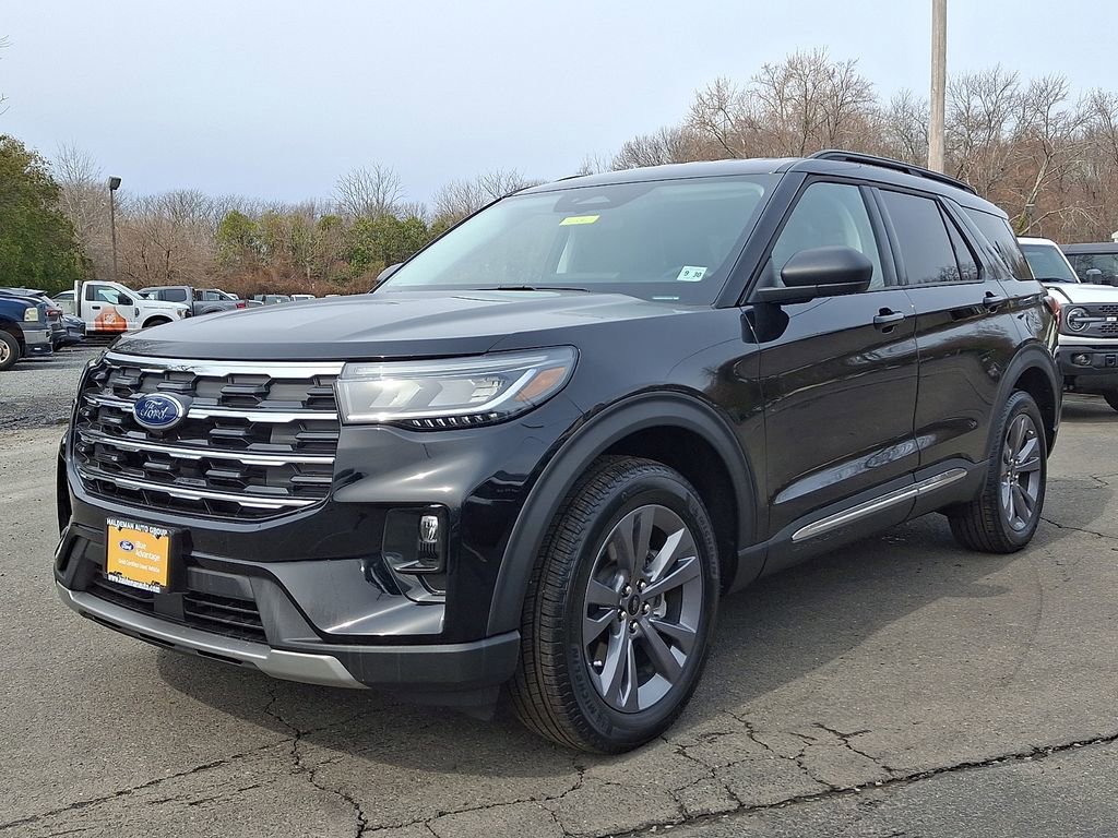 Certified 2025 Ford Explorer Active w/ Active Comfort Package image 3