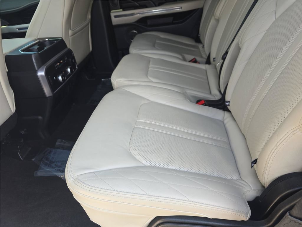Used 2018 Ford Expedition Platinum RWD image 14