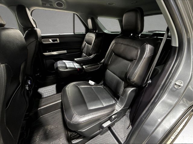 Used 2021 Ford Explorer Limited w/ Equipment Group 301A AWD/4WD image 26