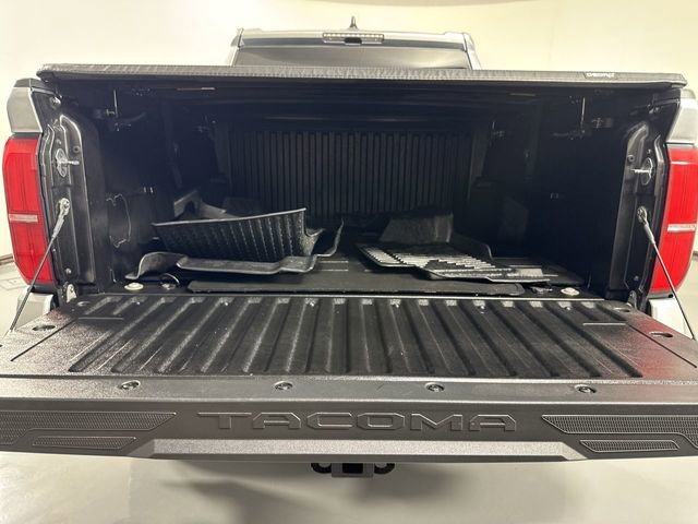 Used 2024 Toyota Tacoma TRD Off-Road AWD/4WD image 33