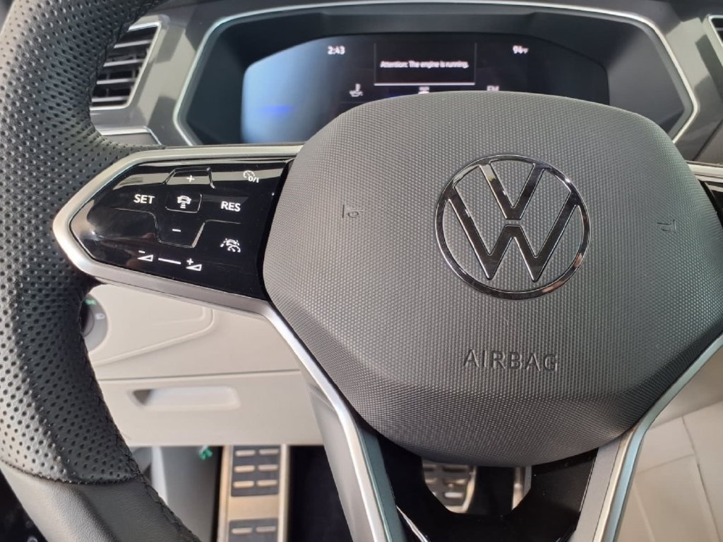 Used 2024 Volkswagen Tiguan SE R-Line FWD image 23