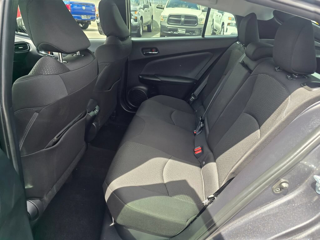 Used 2020 Toyota Prius LE AWD/4WD image 16