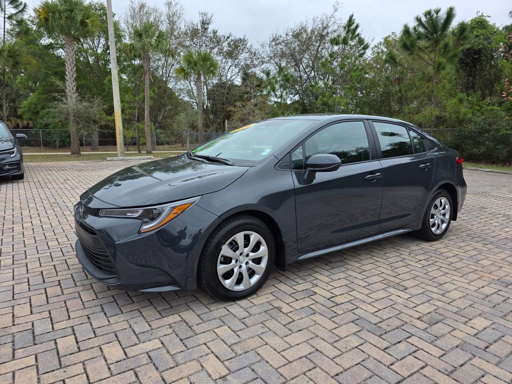 Used 2026 Toyota Corolla LE image 3