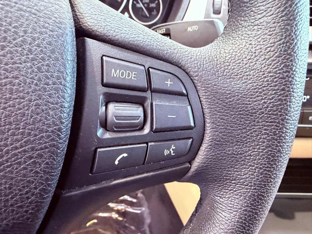 Used 2018 BMW 320i 320i NAV/SUNROOF/BLINDSPOT/1 O w/ Convenience Package image 21