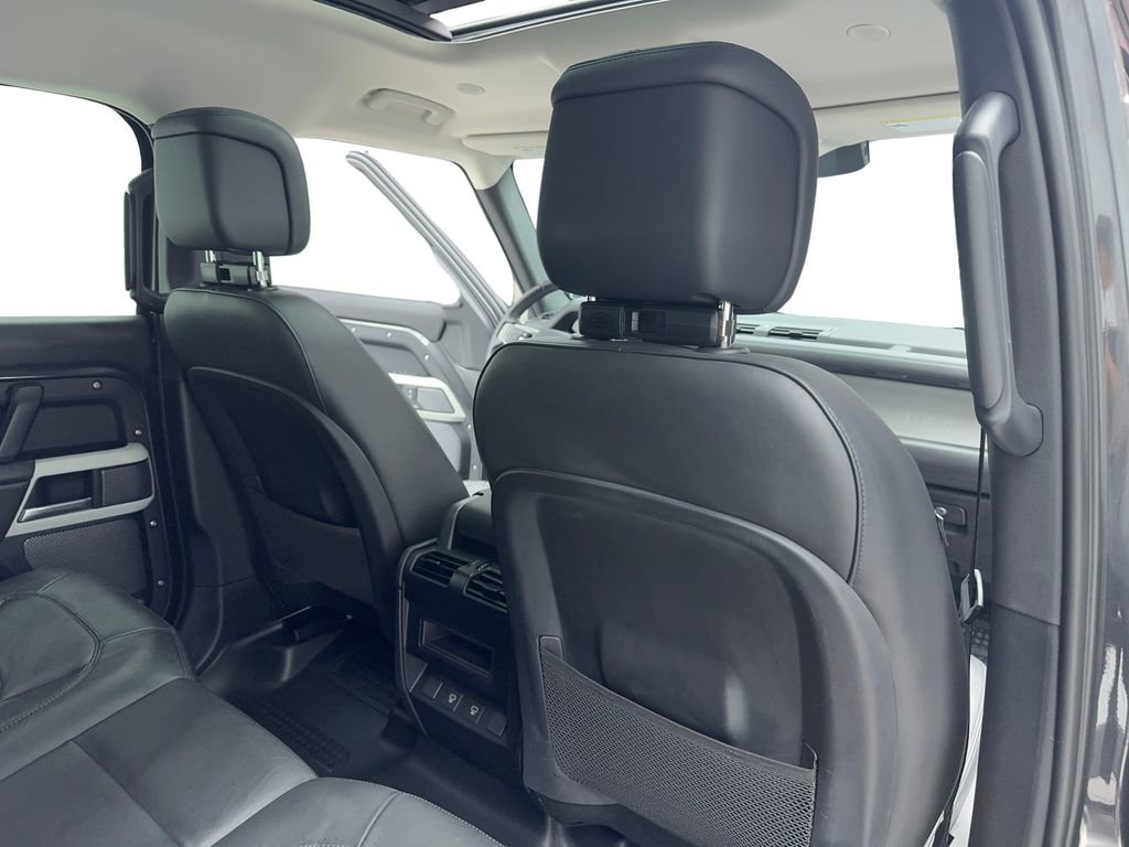 Used 2024 Land Rover Defender 110 S image 18