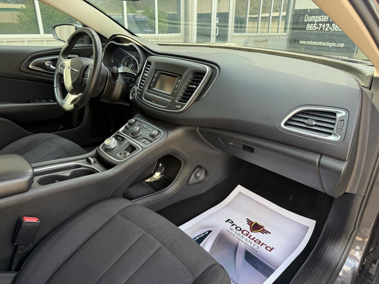 Used 2015 Chrysler 200 Limited w/ Convenience Group image 29