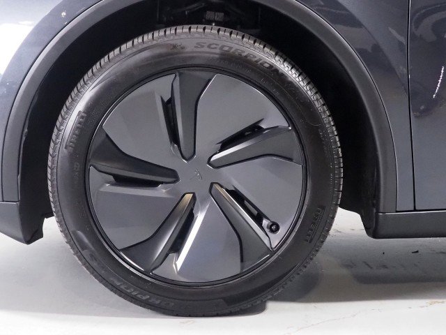 Used 2026 Tesla Model Y Long Range RWD image 56