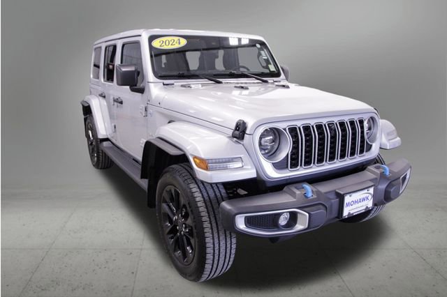Used 2024 Jeep Wrangler Unlimited Sahara w/ Technology Group image 8