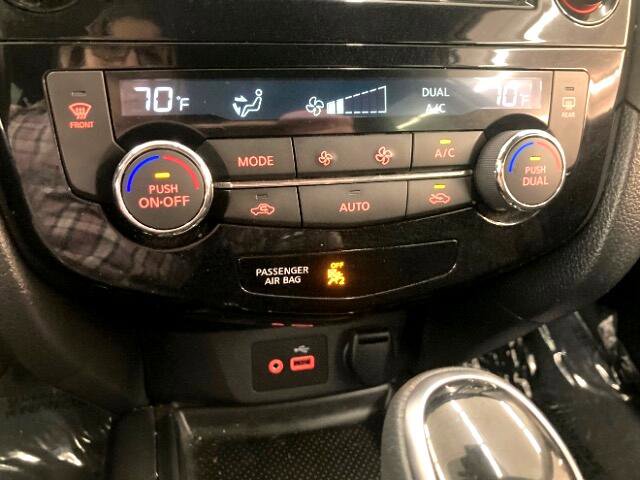 Used 2020 Nissan Rogue SV image 16