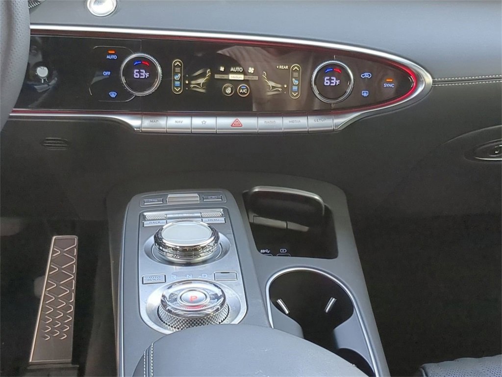 Used 2025 Genesis GV70 3.5T Sport w/ Sport Advanced Package image 19