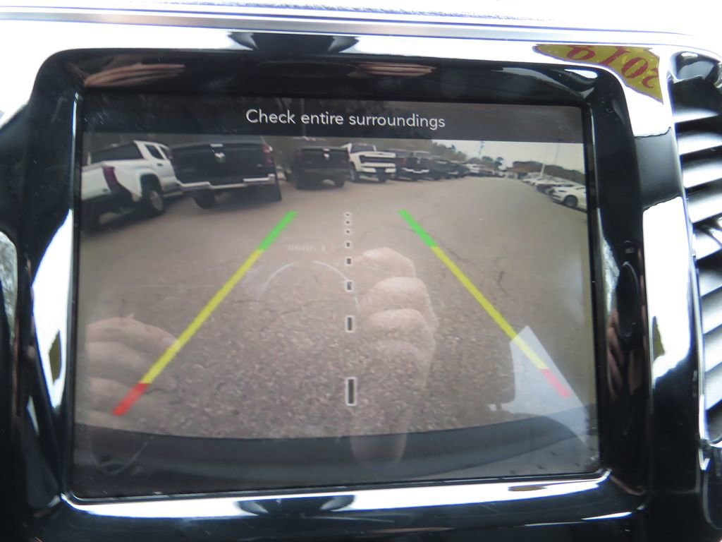 Used 2019 Jeep Cherokee Limited AWD/4WD image 25