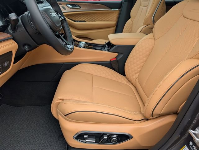 New 2026 Jeep Grand Cherokee L Summit image 13