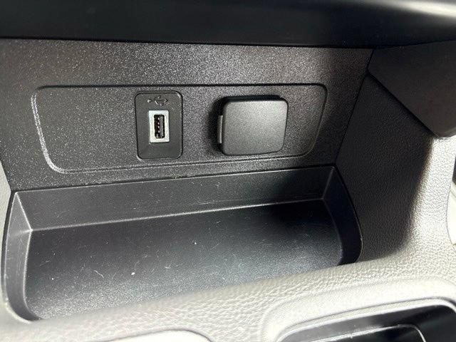 Used 2017 Ford Escape SE FWD image 17