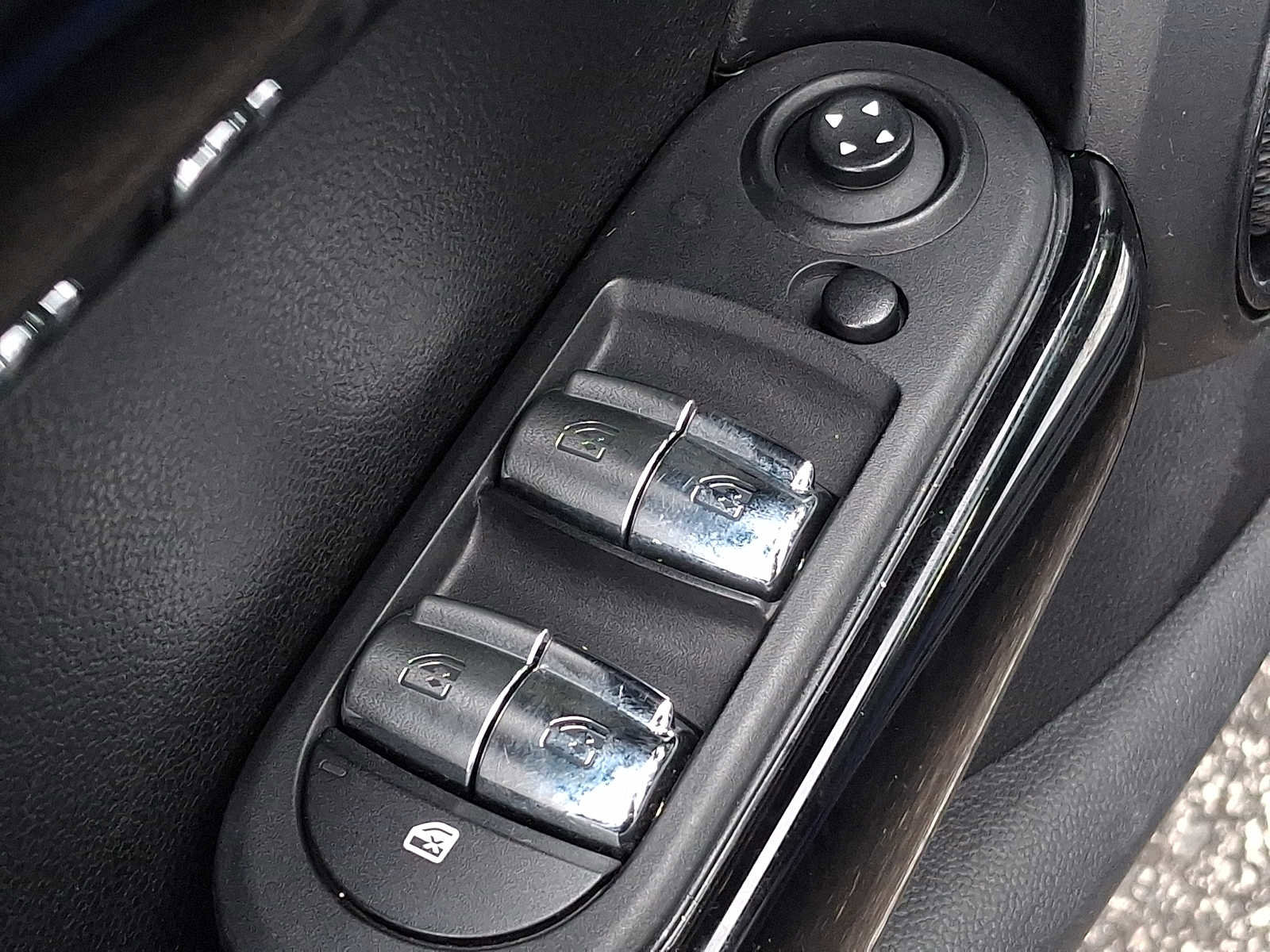 Used 2021 MINI Cooper S w/ 6.5" Touchscreen Package image 22