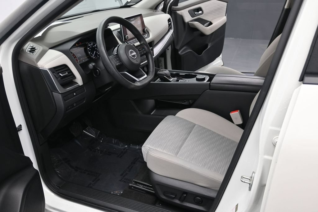 Used 2023 Nissan Rogue SV AWD/4WD image 15