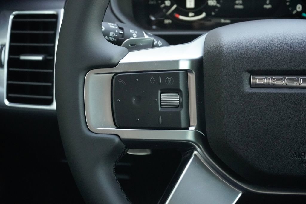 New 2026 Land Rover Discovery S AWD/4WD image 12