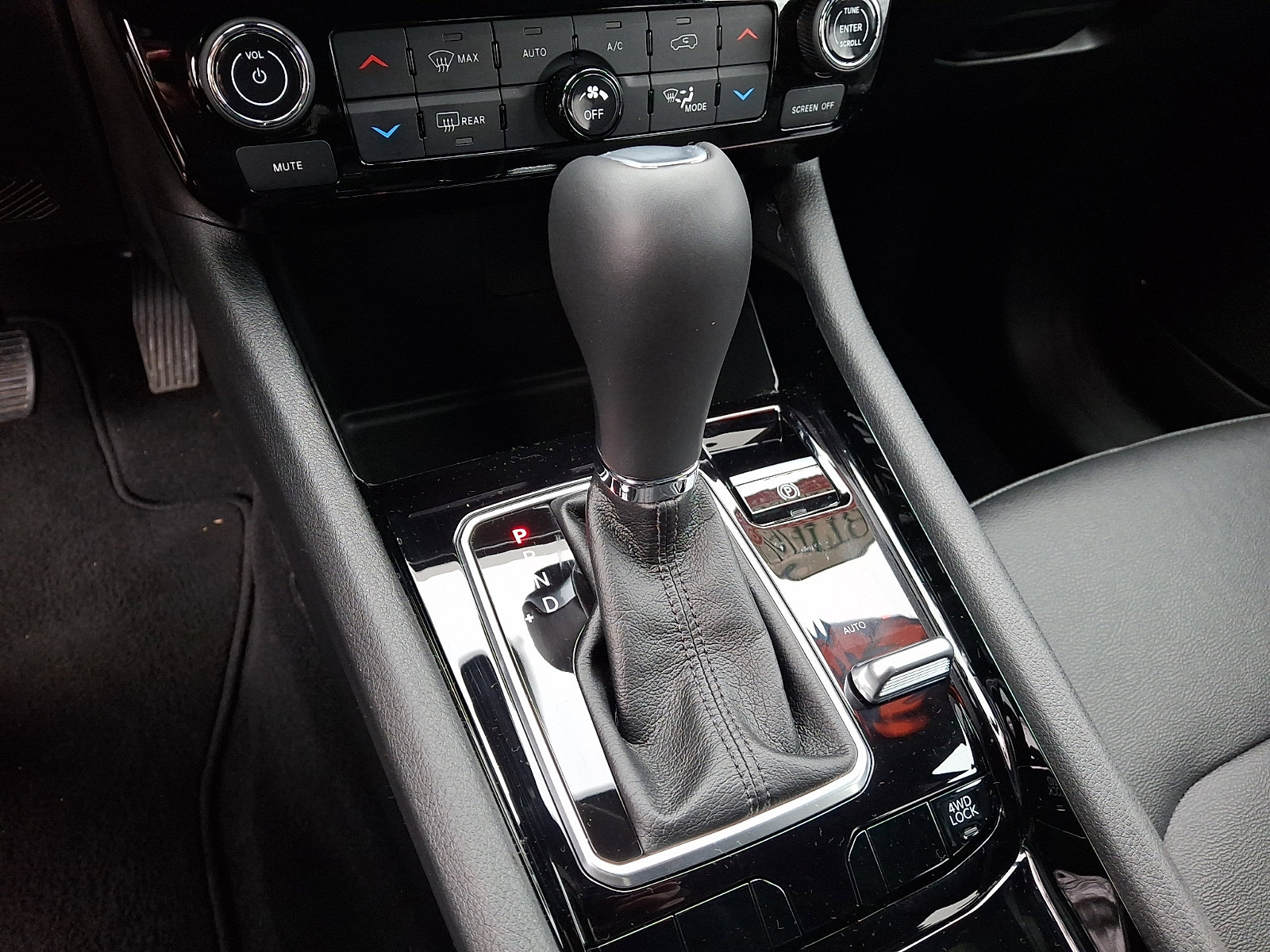 Certified 2025 Jeep Compass Limited AWD/4WD image 15