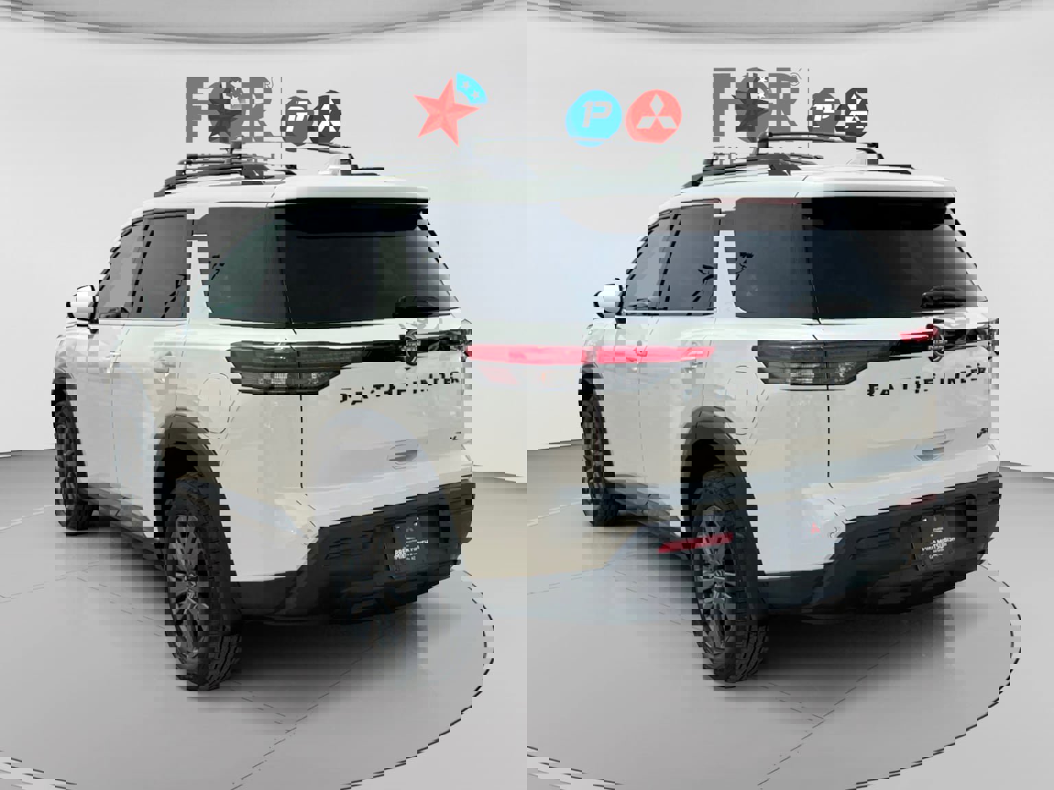 Used 2022 Nissan Pathfinder SV w/ SV Black Package image 3