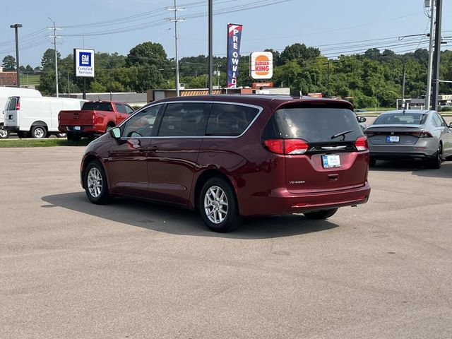 Used 2023 Chrysler Voyager LX FWD image 6