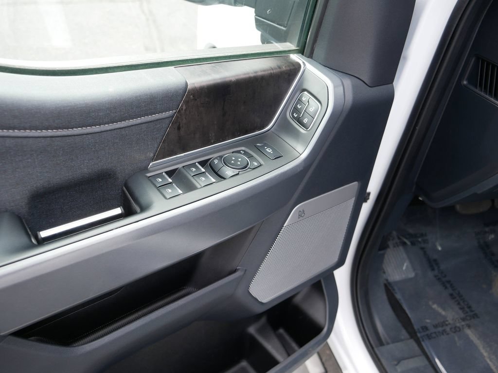 Used 2024 Ford F350 Lariat AWD/4WD image 13