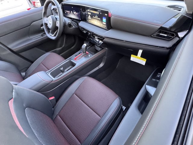 New 2025 Nissan Kicks SR w/ SR Premium Package image 18